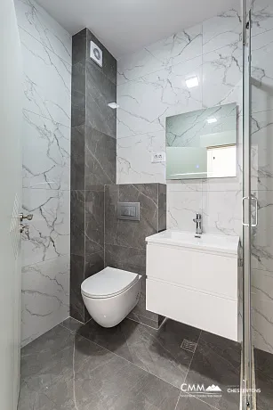 Sunny one-bedroom apartment of 42 m² in Budva, close to the sea.