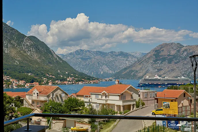 For sale apartments in a complex in Kotor with a sea view