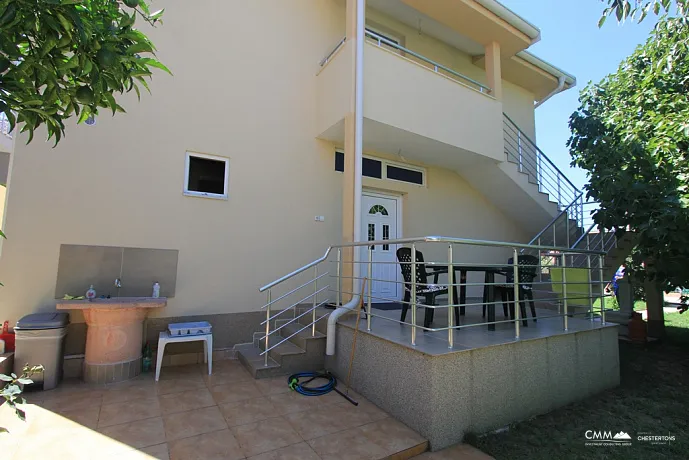 Two-storey house in Donji Stoj