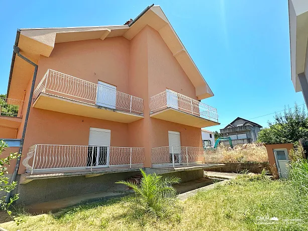 Two storey house in Dobra Voda