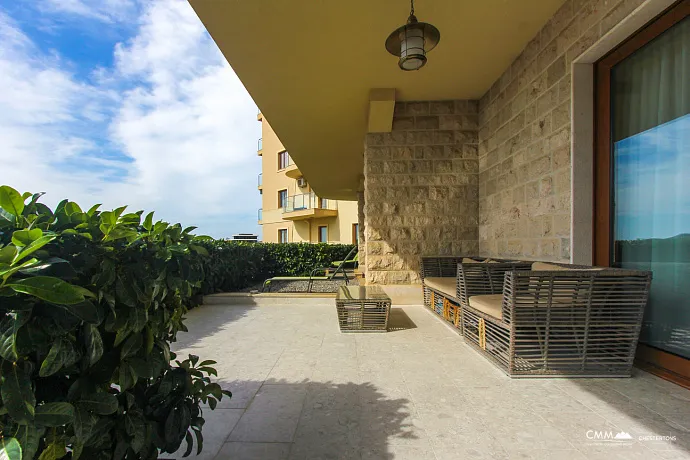 Apartment for sale in Becici in a complex with a pool