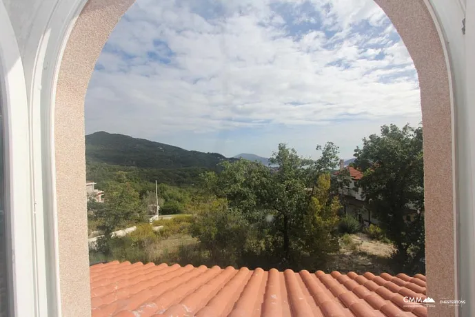 A house with sea and mountine view in Mojdez, Herceg Novi