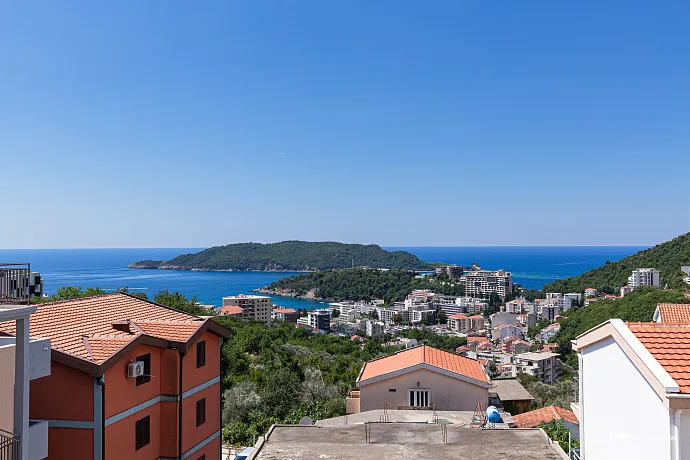 Sea view villa in Becici