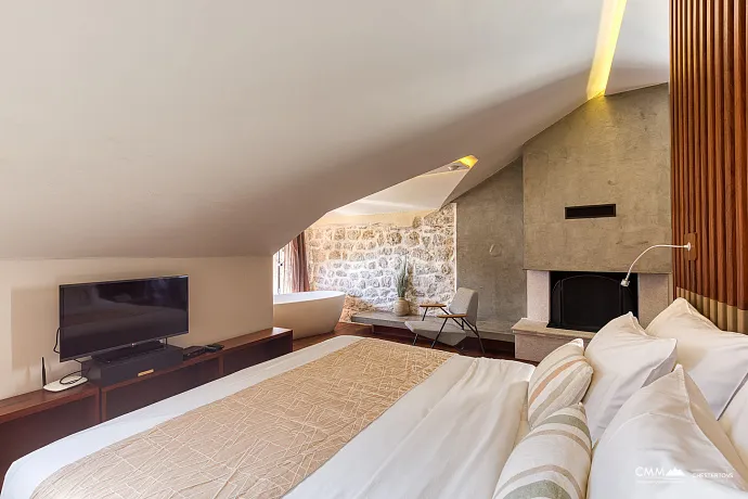 Luxury Villa with Panoramic Sea View – Elegance and Comfort Combined