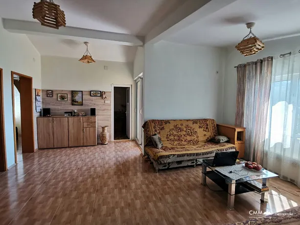 Three-storey house with 4 bedrooms in Bar, Shushan