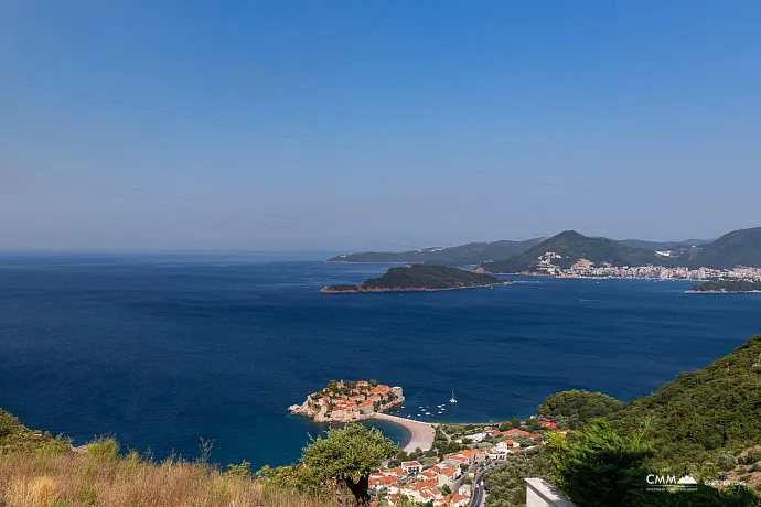 Three-bedroom apartment in a complex with a pool, Blizikuće