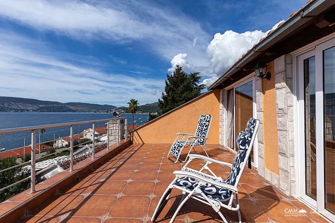 House in Kumbor 200 m to the sea