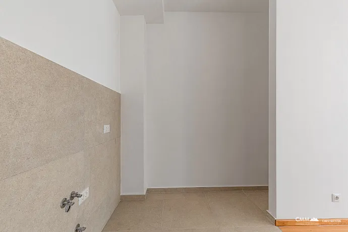 One-bedroom apartment with garage, Bečići