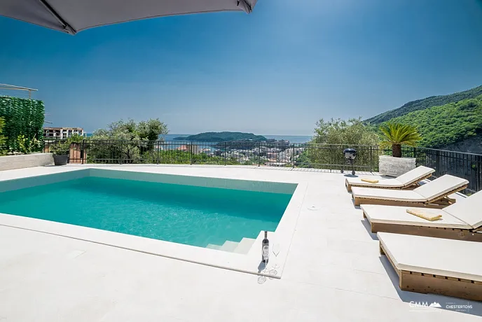 Modern villa with sea views in Becici