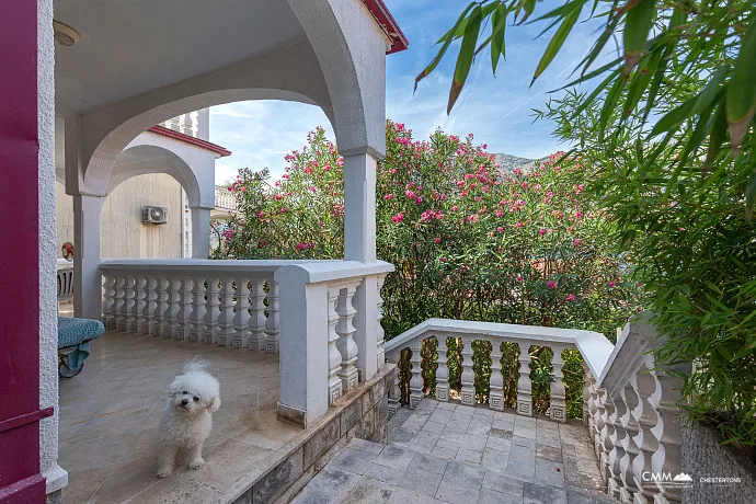 House Just 50 Meters from the Sea – Stoliv