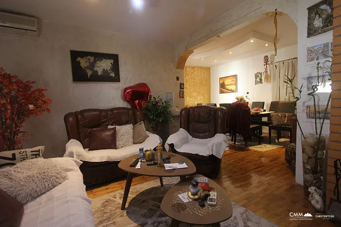 Spacious house in Lastva Grbaljska