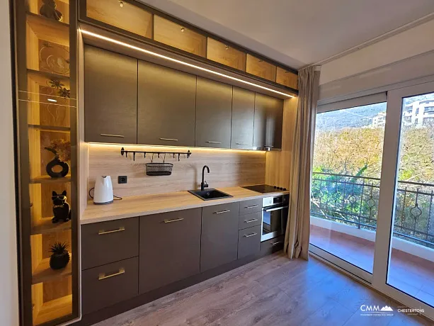 Luxury Three-Bedroom Apartment with Private Sauna 300 m from the Sea – Bečići (107 m²)