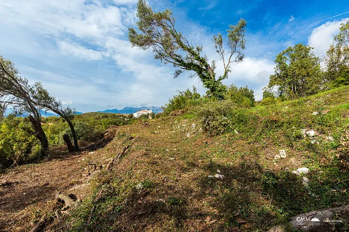 Plot for sale in Reževići, 975 m²