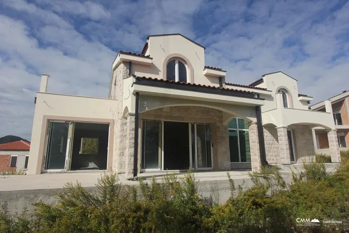 A house with sea and mountine view in Mojdez, Herceg Novi