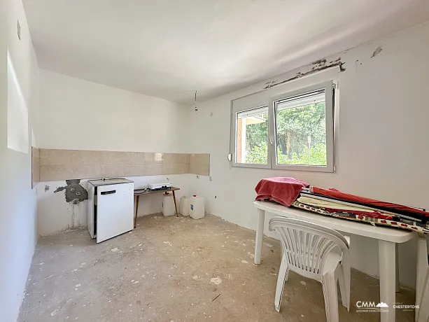 Two storey house in Dobra Voda