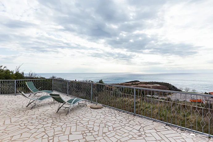 Spacious 3-Story House with Sea View in Blizikuce