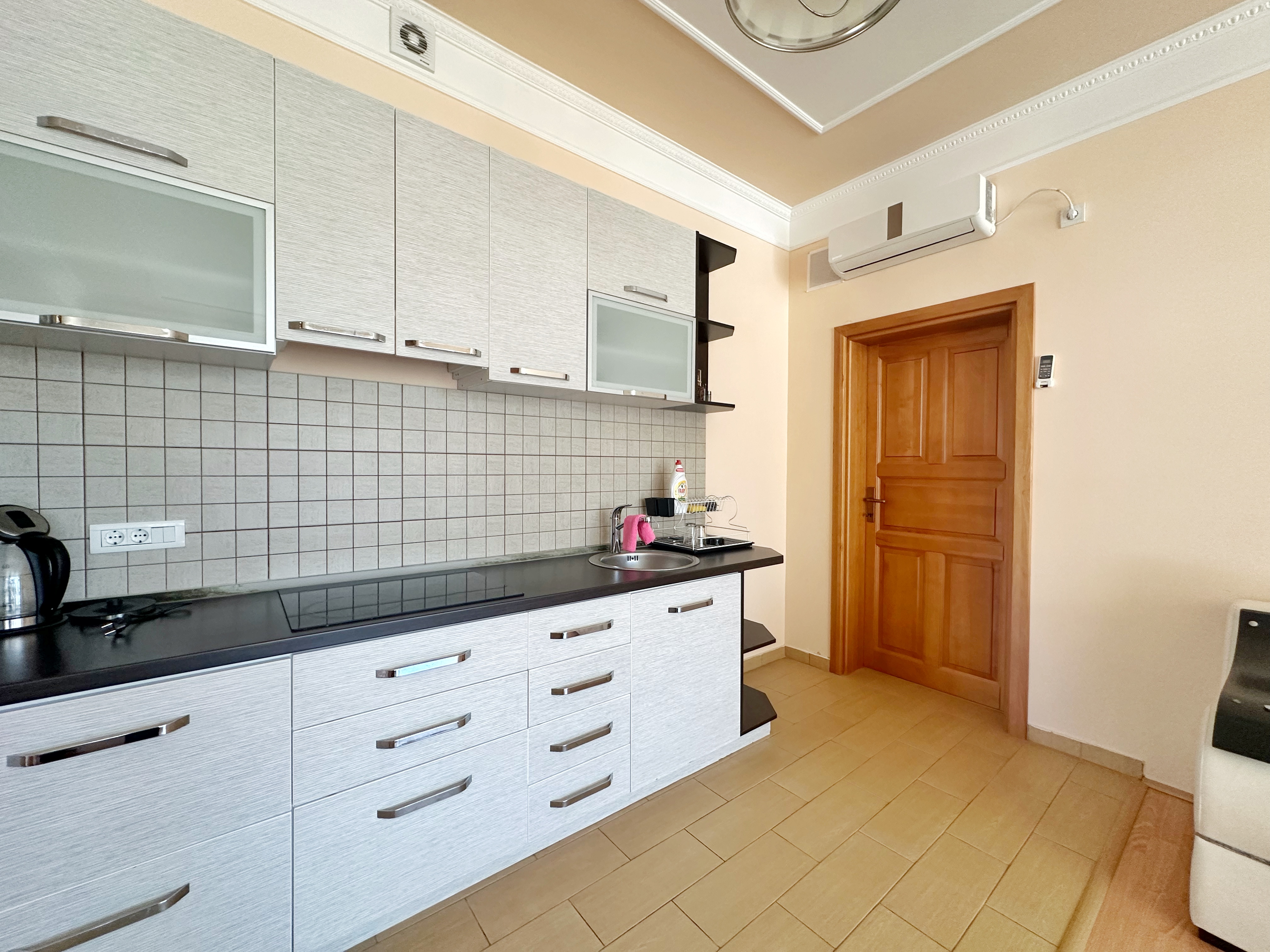 Image of House - 8 Bedrooms - 5 Bathrooms for Sale in Bar-Dobre Vode-Montenegro, Image 11