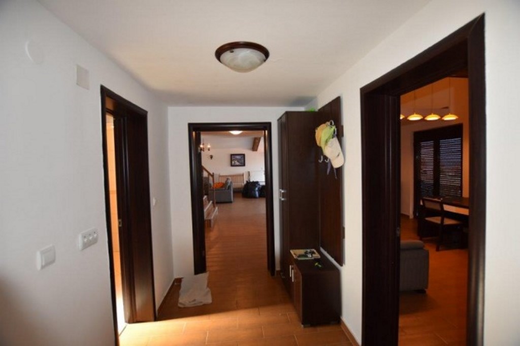 Haus 7 Schlafzimmer  Bar, Montenegro