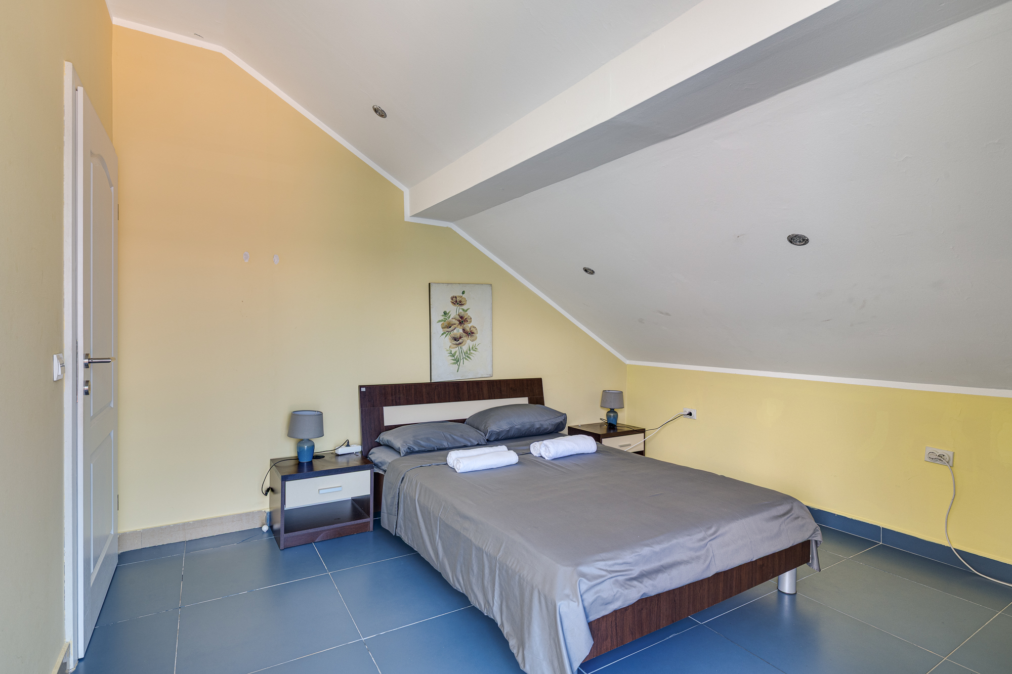  Image of House - 5 Bedrooms - 3 Bathrooms for Residential For Sale in Tivat-Djurasevici-Montenegro, Image 9