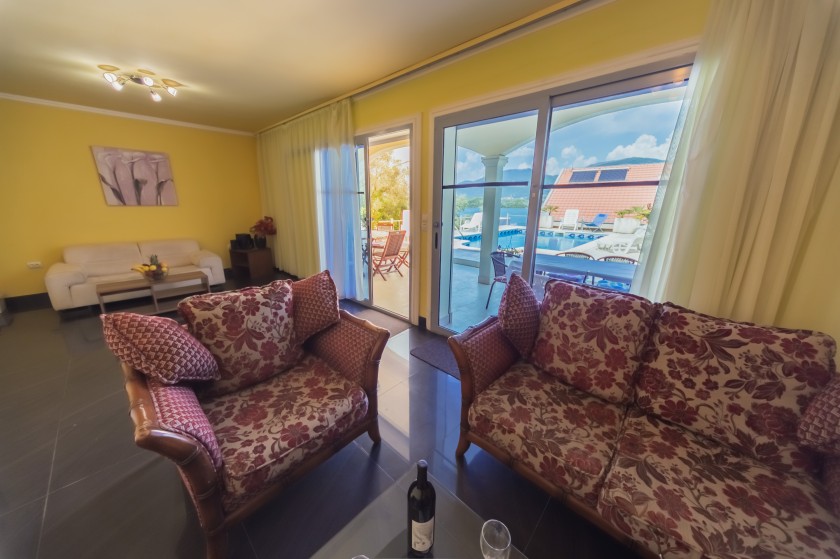 Image of House - 5 Bedrooms - 3 Bathrooms for Sale in Tivat-Djurasevici-Montenegro, Image 4