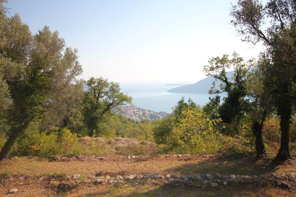 Urbanized plot for the construction of two villas in Trebesinj, Herceg Novi   Herceg-Novi