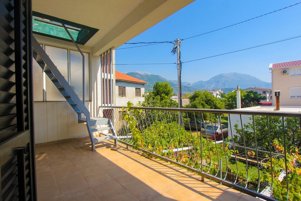 Image of House - 7 Bedrooms - 2 Bathrooms for Sale in Bar-Susanj-Montenegro, Image 3