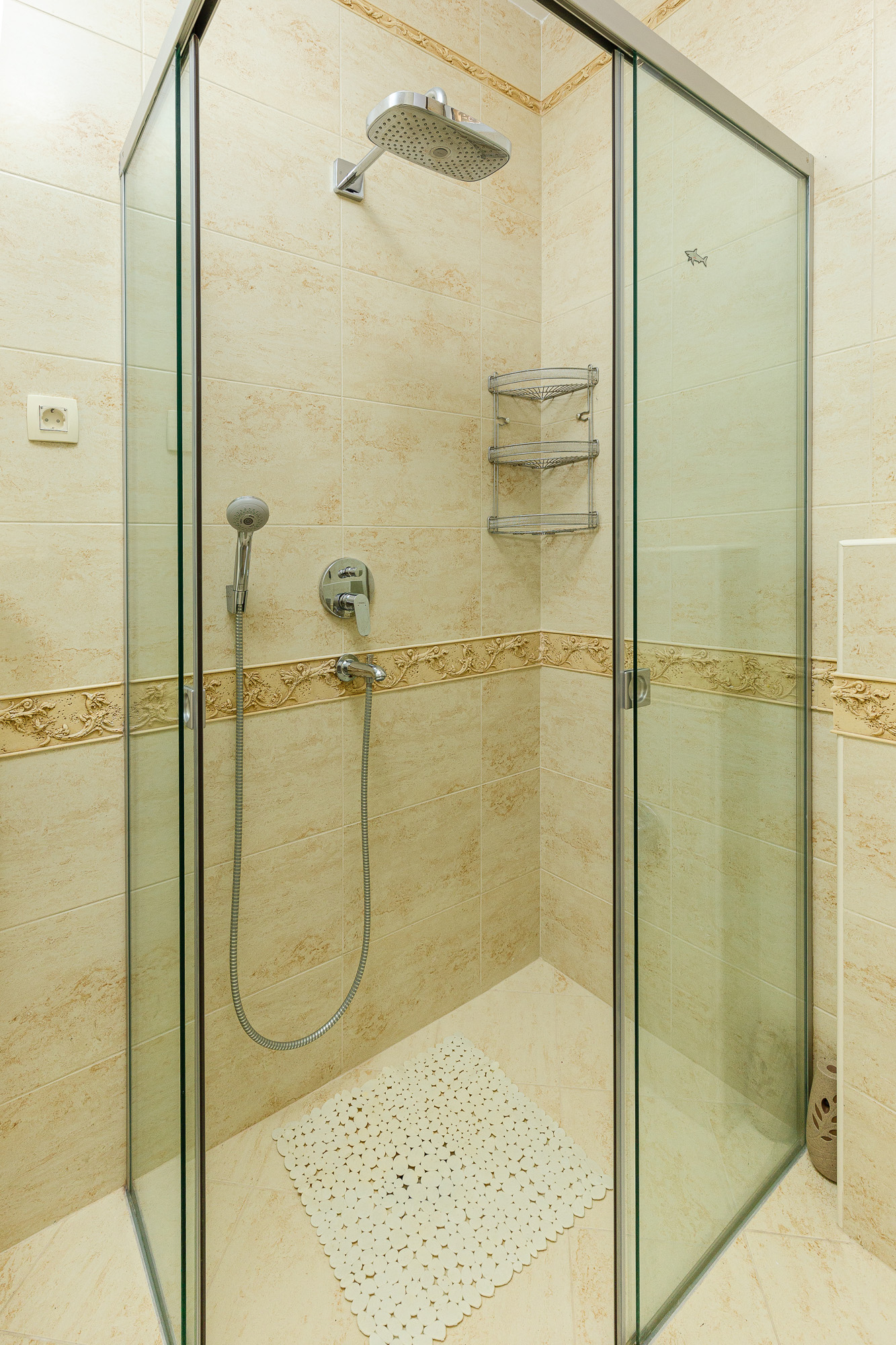 Image of Villa - 4 Bedrooms - 5 Bathrooms for Sale in Budva-Rezevici-Montenegro, Image 33