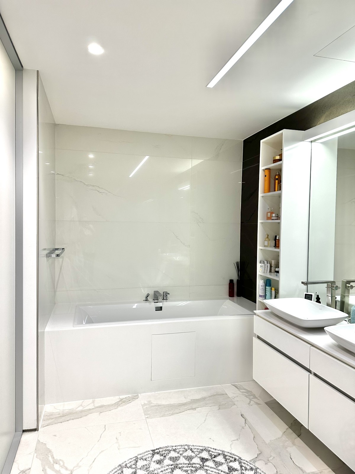 Image of Apartment - 2 Bedrooms - 2 Bathrooms for Sale in Budva-Budva-Montenegro, Image 12
