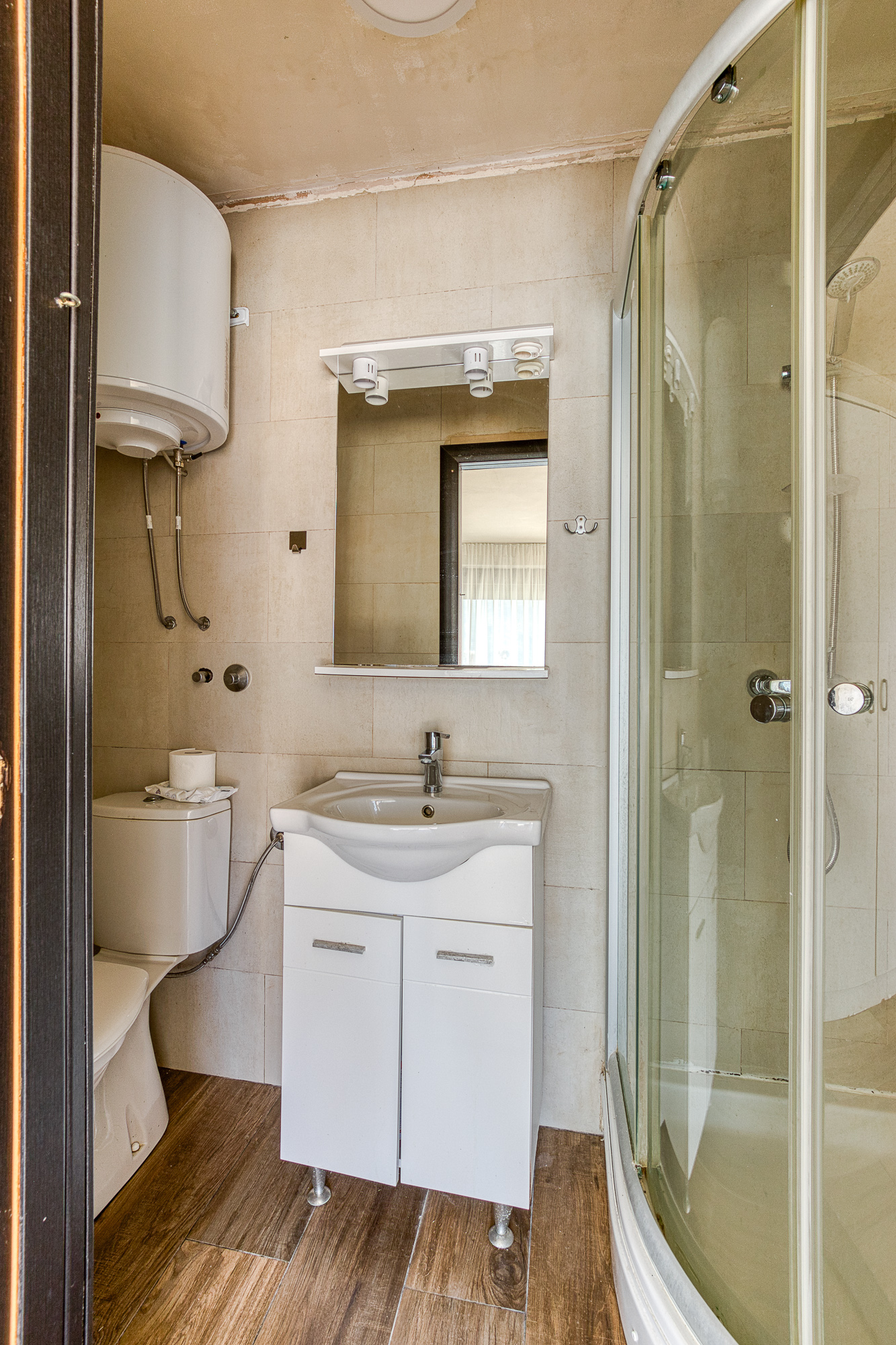 Image of Villa - 7 Bedrooms - 7 Bathrooms for Sale in Kotor-Montenegro, Image 22