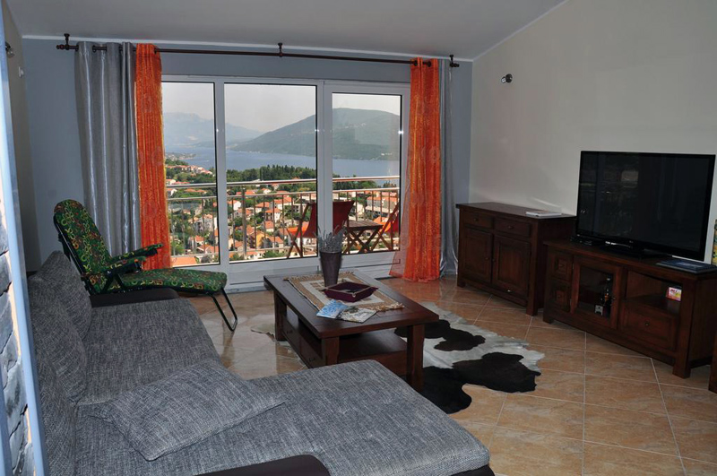 Image of House - 6 Bedrooms - 4 Bathrooms for Sale in Herceg-Novi-Herceg Novi-Montenegro, Image 21