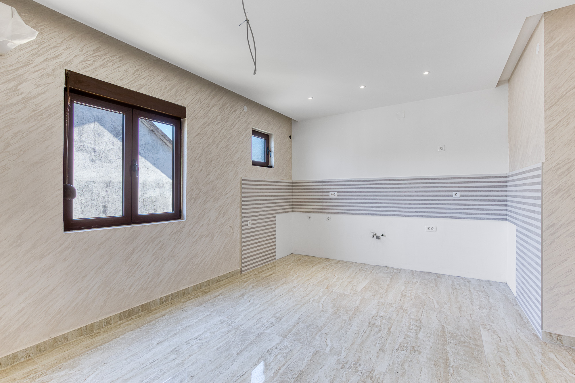 Image of Apartment - 3 Bedrooms - 1 Bathrooms for Sale in Tivat-Tivat-Montenegro, Image 6