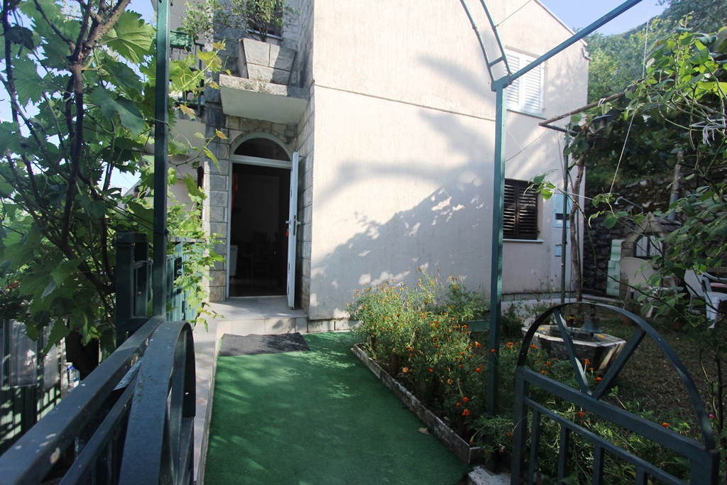 Image of House - 5 Bedrooms - 3 Bathrooms for Sale in Kotor-Kotor-Montenegro, Image 2