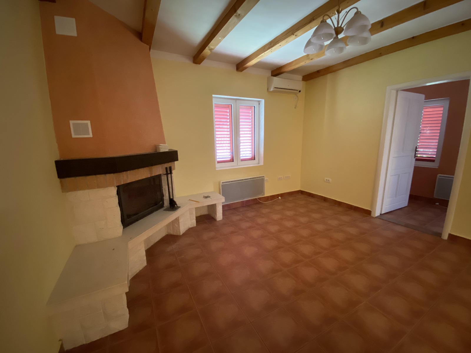 Image of House - 3 Bedrooms - 2 Bathrooms for Sale in Herceg-Novi-Djenovici-Montenegro, Image 2