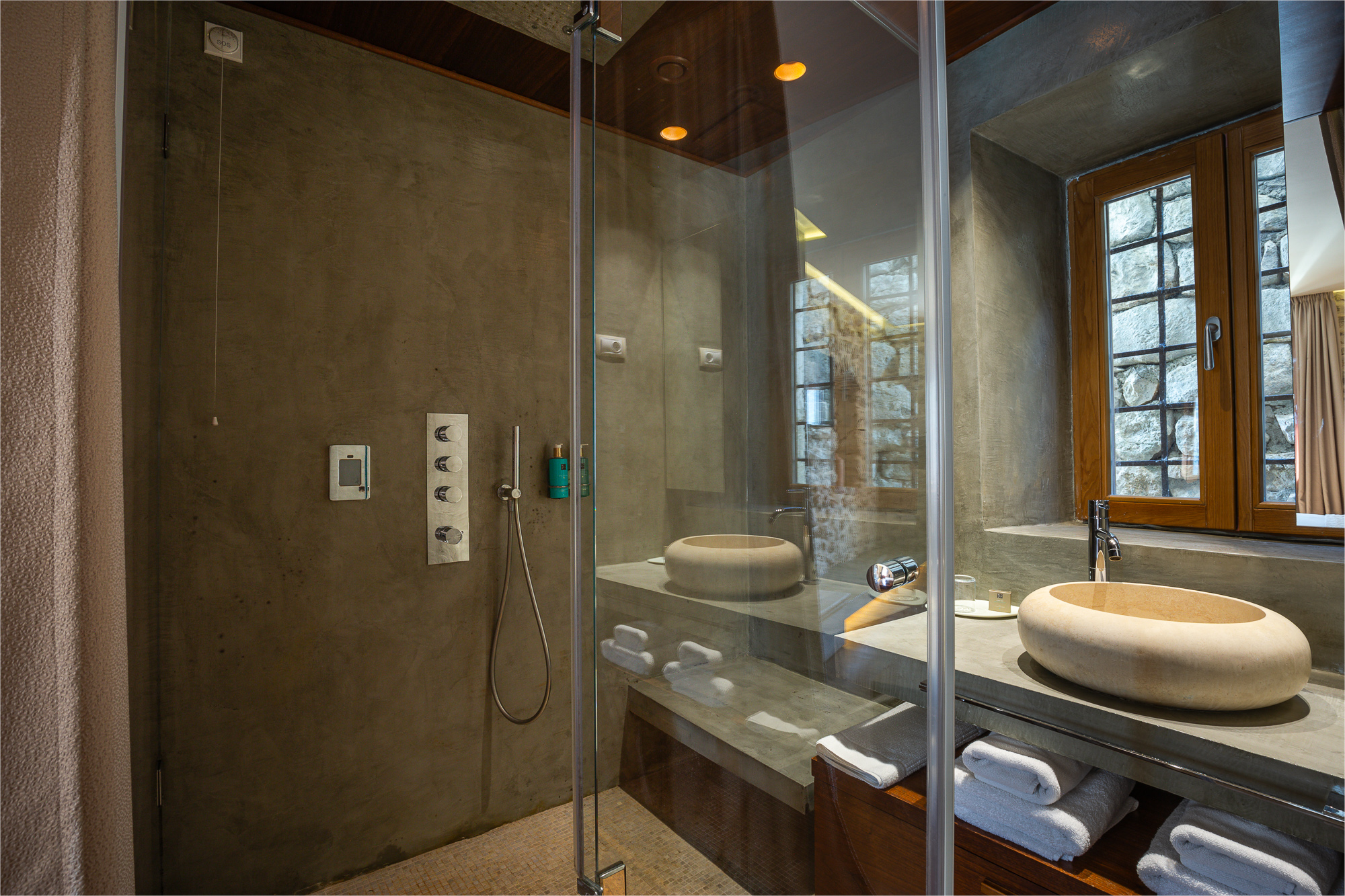 Image of Villa - 7 Bedrooms - 7 Bathrooms for Sale in Kotor-Montenegro, Image 10