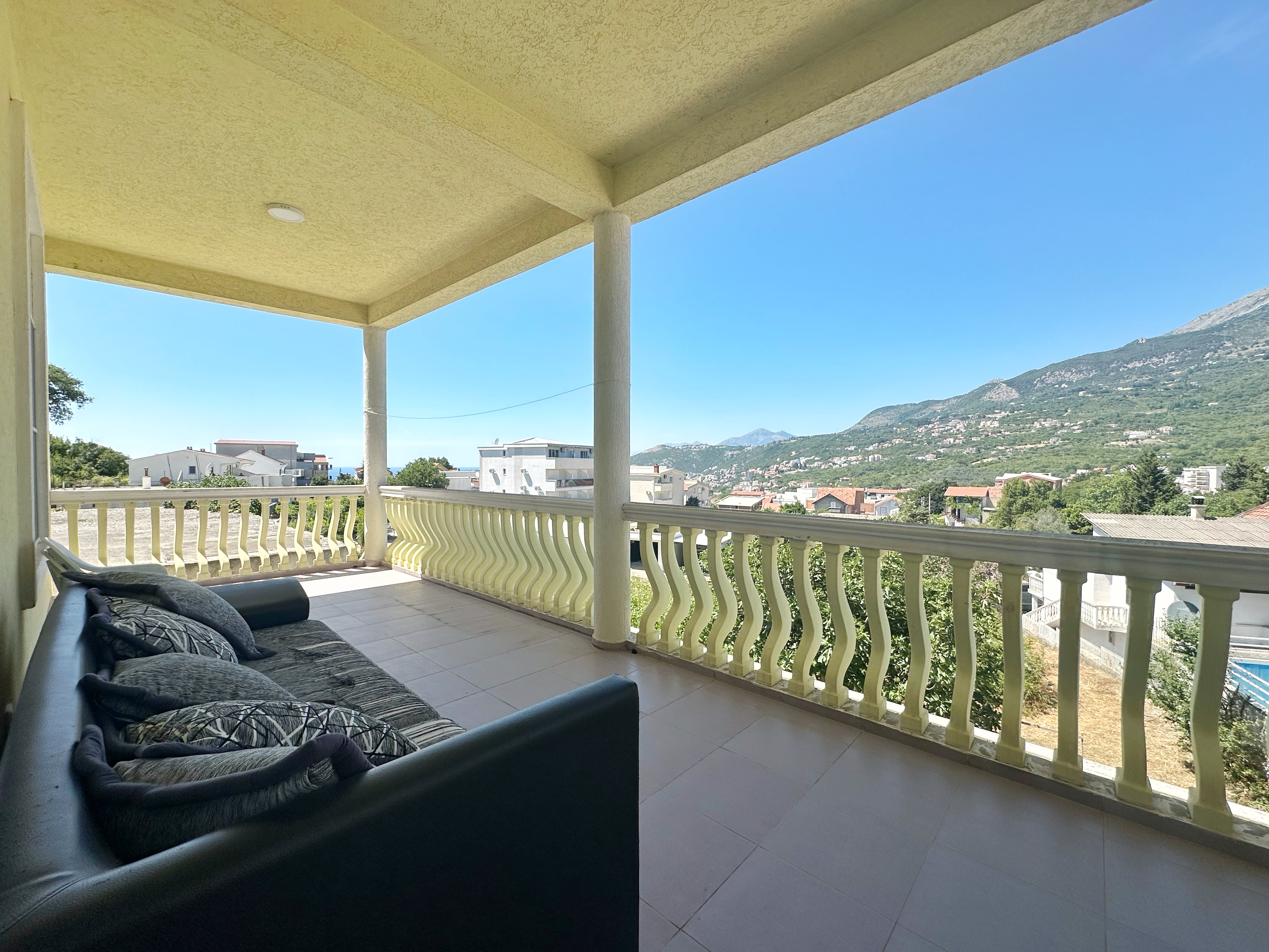 Image of House - 8 Bedrooms - 5 Bathrooms for Sale in Bar-Dobre Vode-Montenegro, Image 17