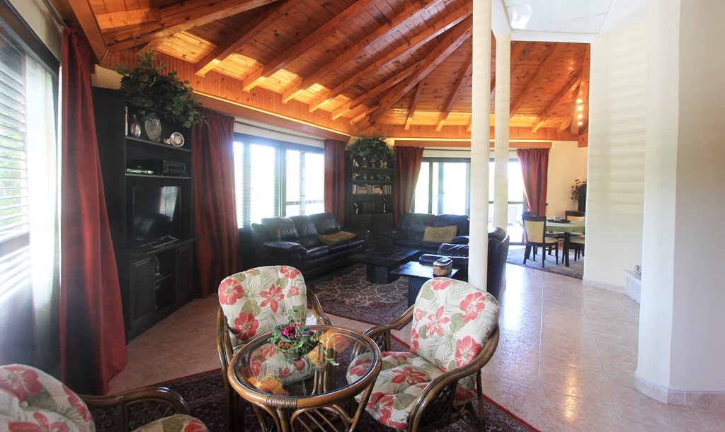 Image of House - 3 Bedrooms - 2 Bathrooms for Sale in Budva-Radanovici-Montenegro, Image 19