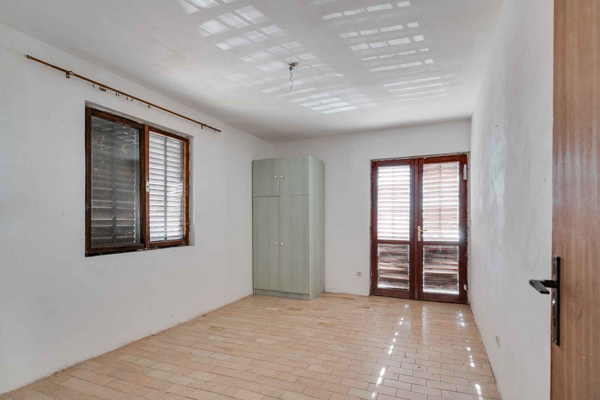 Haus 8 Schlafzimmer  Sutomore, Montenegro