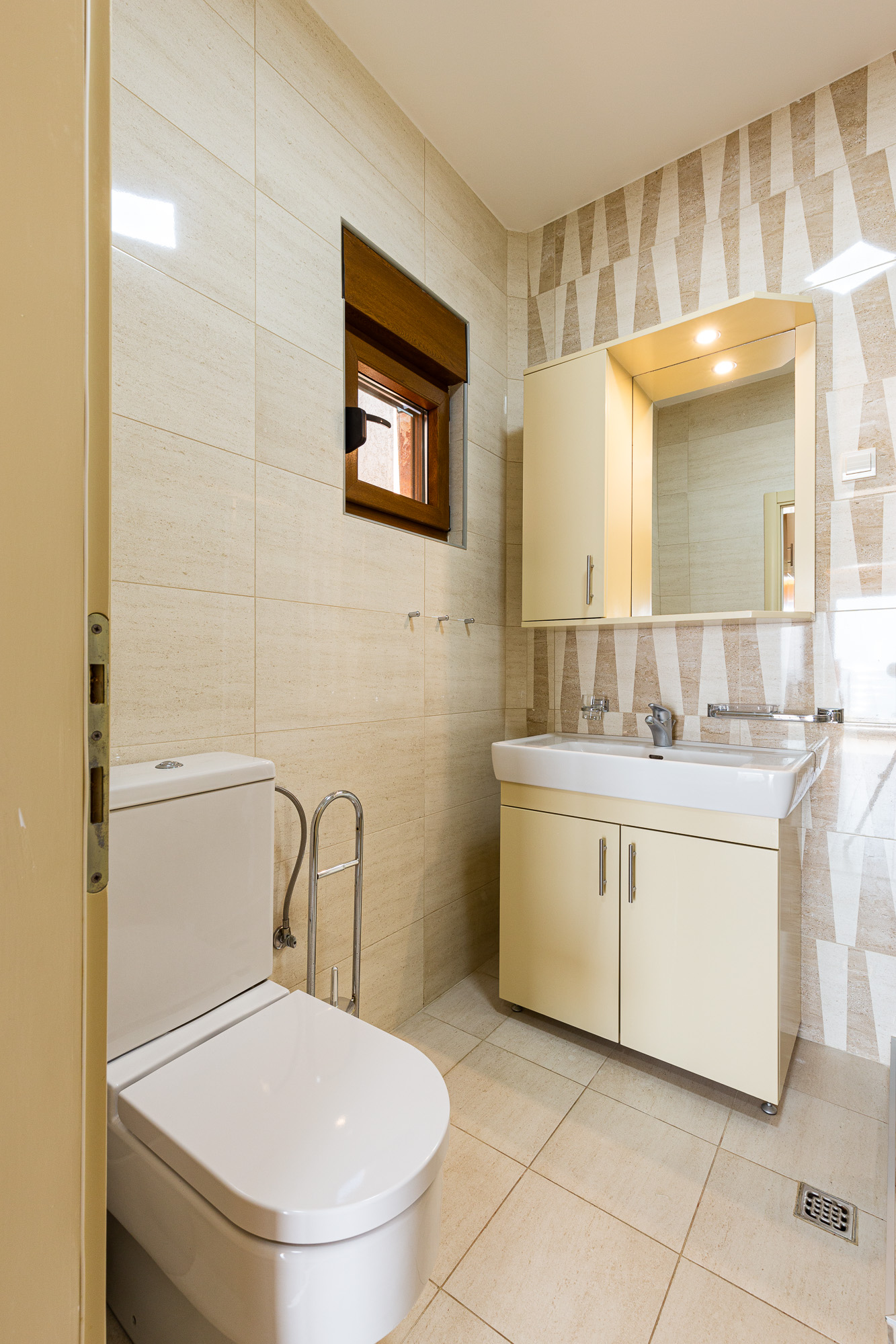 Image of House - 4 Bedrooms - 4 Bathrooms for Sale in Bar-Utjeha-Montenegro, Image 32
