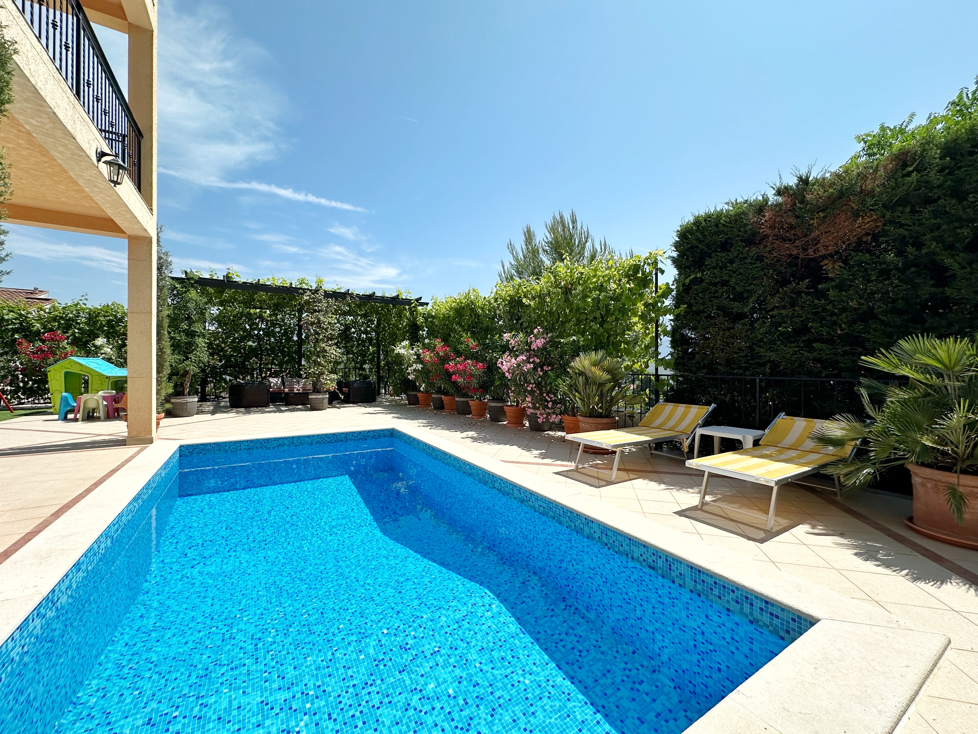 Image of Hotel - 8 Bedrooms - 6 Bathrooms for Sale in Tivat-Lustica-Montenegro, Image 3