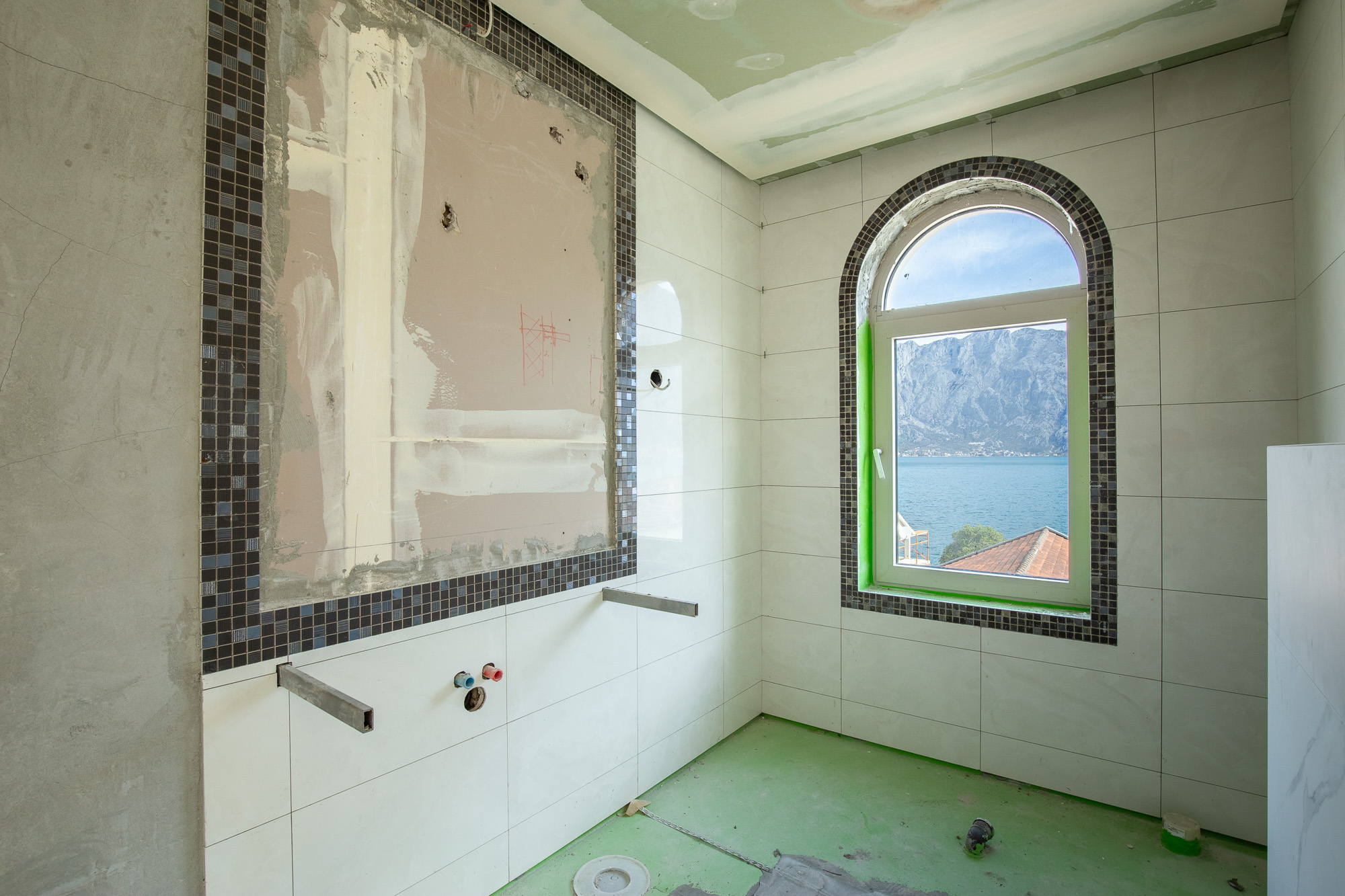 Image of House - 6 Bedrooms for Sale in Kotor-Prcanj-Montenegro, Image 3