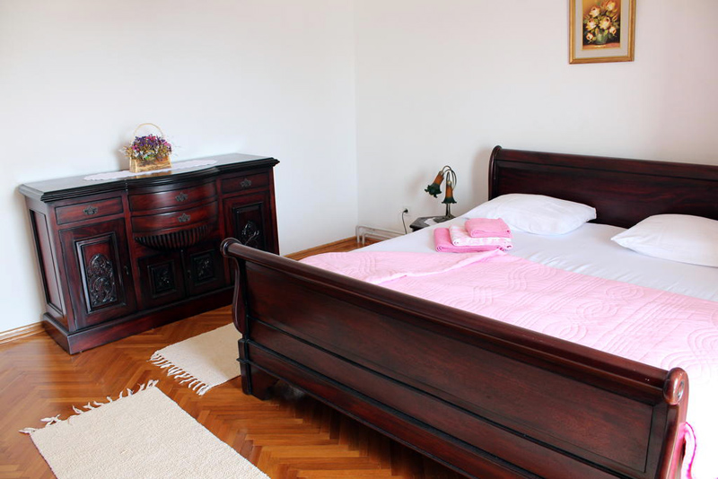 Image of House - 6 Bedrooms - 4 Bathrooms for Sale in Herceg-Novi-Herceg Novi-Montenegro, Image 16