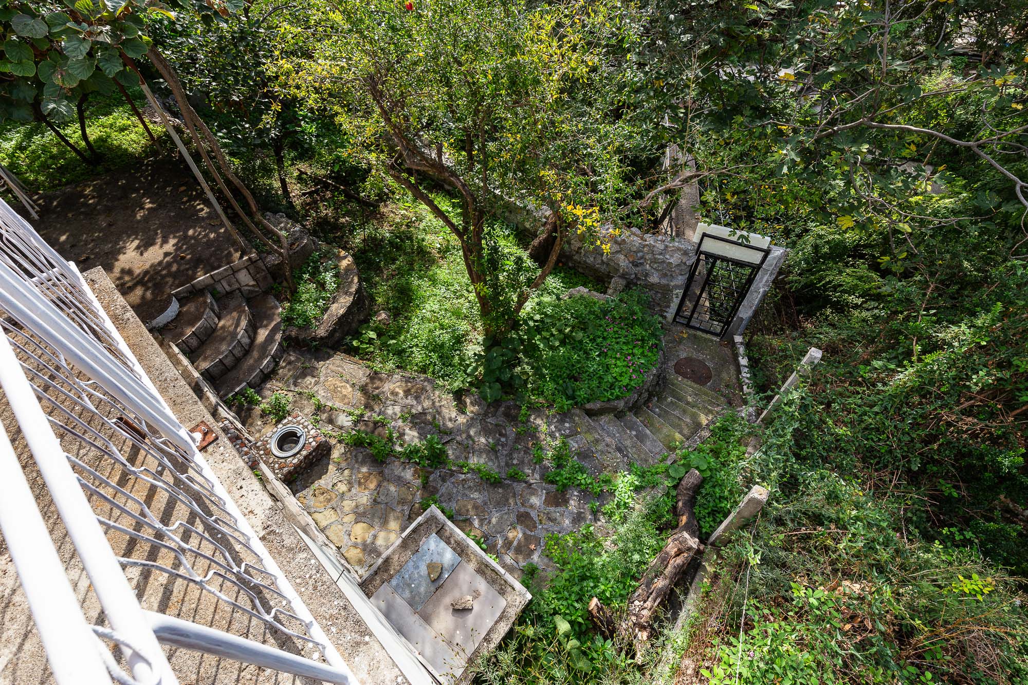Image of House - 8 Bedrooms - 2 Bathrooms for Sale in Bar-Sutomore-Montenegro, Image 46