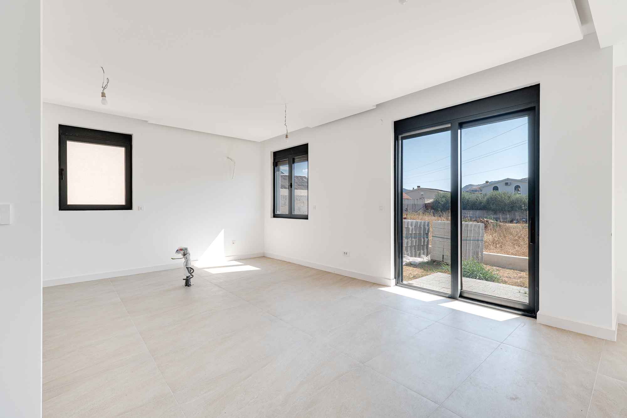  Image of House - 3 Bedrooms - 3 Bathrooms for Residential For Sale in Bar-Bar-Montenegro, Image 9