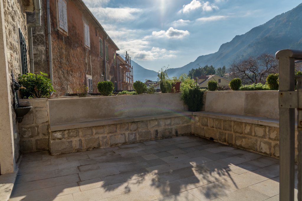 Image of House - 6 Bedrooms - 6 Bathrooms for Sale in Kotor-Prcanj-Montenegro, Image 17