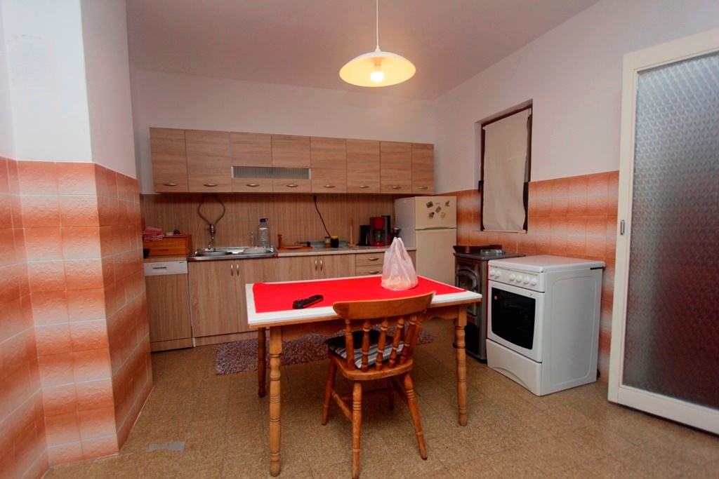 Image of House - 4 Bedrooms - 2 Bathrooms for Sale in Herceg-Novi-Herceg Novi-Montenegro, Image 8