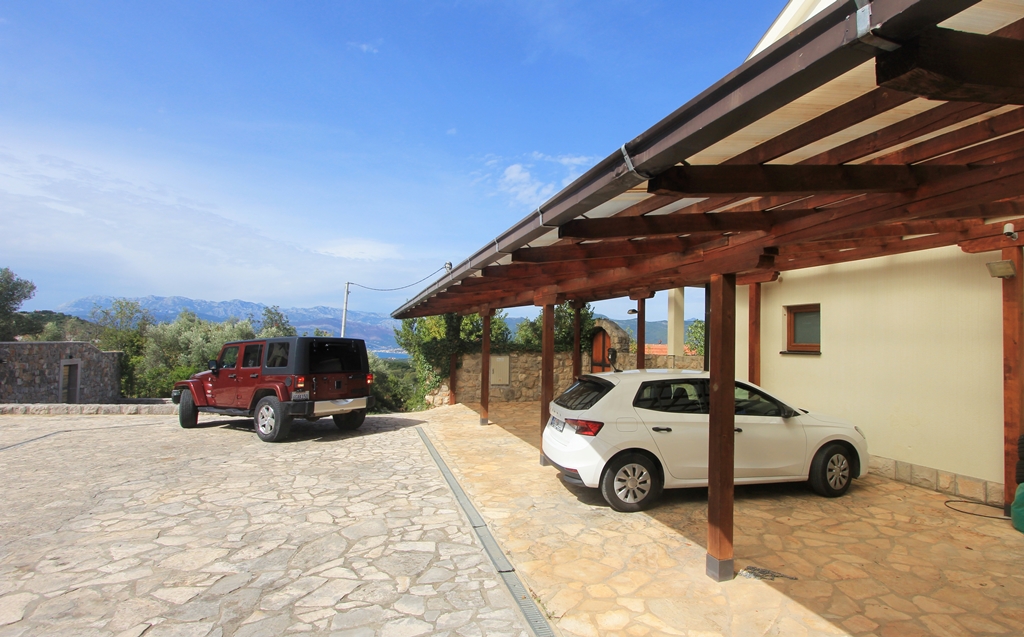Image of Townhouse - 3 Bedrooms - 3 Bathrooms for Sale in Kotor-Bigovo-Montenegro, Image 7