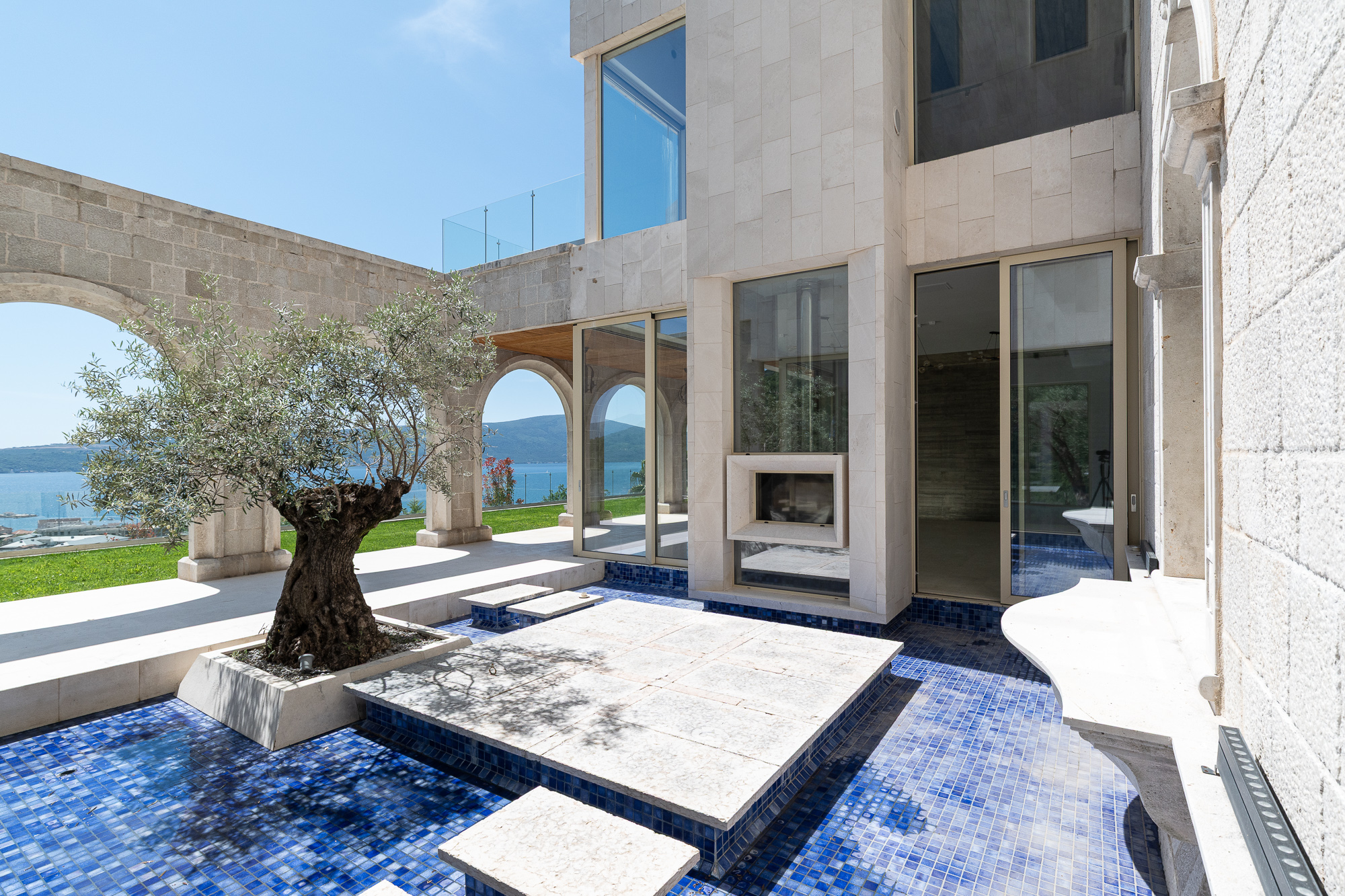 Image of Villa - 7 Bedrooms - 7 Bathrooms for Sale in Tivat-Tivat-Montenegro, Image 12