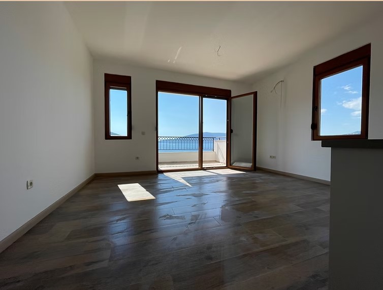 Image of Apartment - 1 Bedrooms - 1 Bathrooms for Sale in Herceg-Novi-Kumbor-Montenegro, Image 5