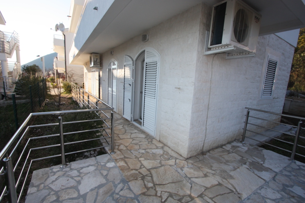 Image of Apartment - 3 Bedrooms - 2 Bathrooms for Sale in Herceg-Novi-Bijela-Montenegro, Image 6