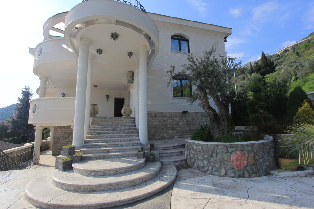 Image of Villa - 6 Bedrooms - 6 Bathrooms for Sale in Budva-Petrovac-Montenegro, Image 1
